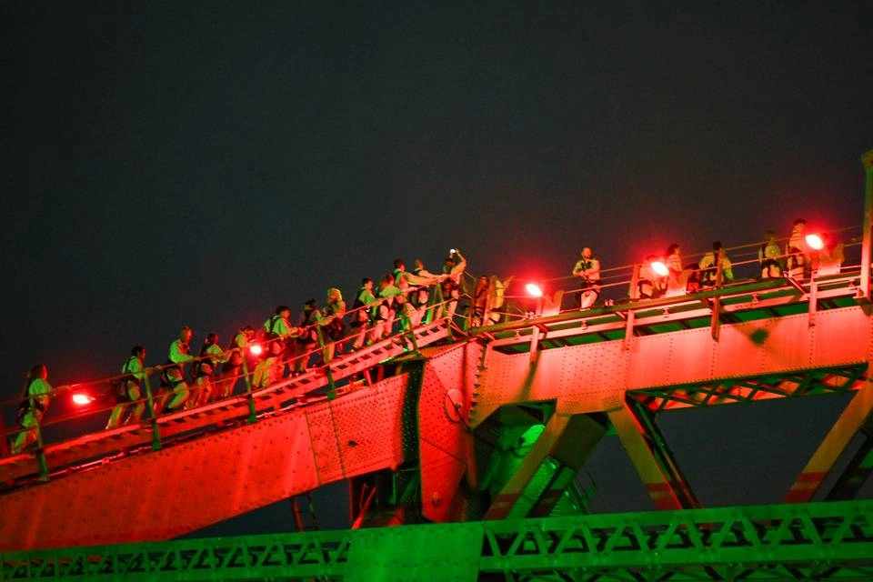Story Bridge Night Climb Tour