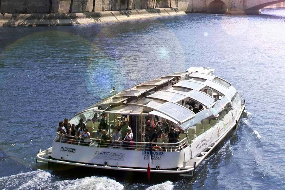 Batobus Paris: Riverboat Shuttle Service