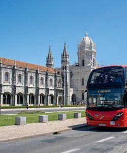 Gray Line: Lisbon Hop-On, Hop-Off with Oceanarium Skip the Line Ticket