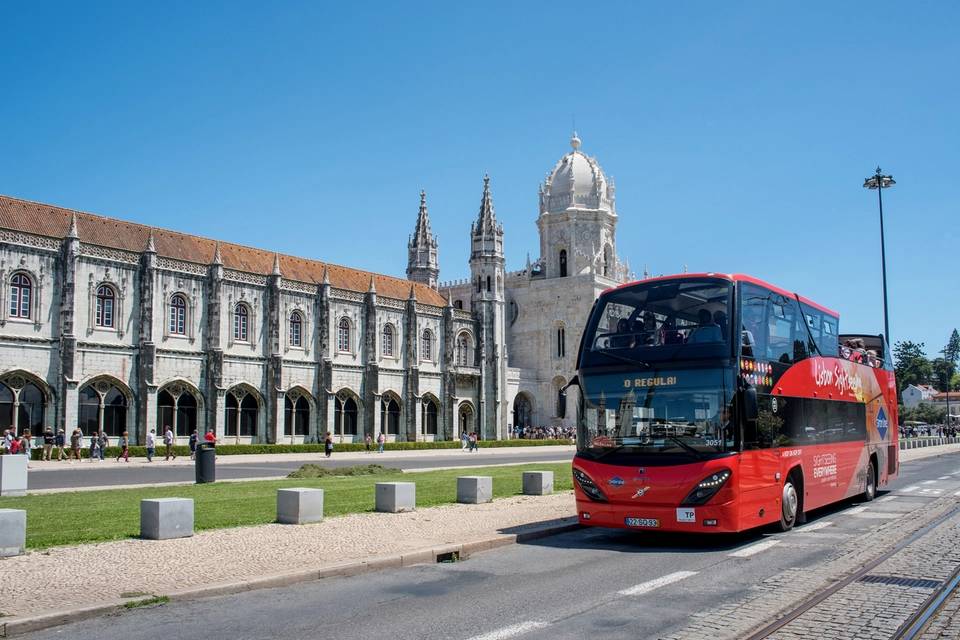 Fado Show with Dinner and Transfers