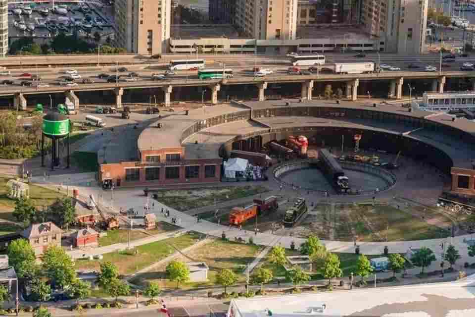2-Hours Toronto City Tour