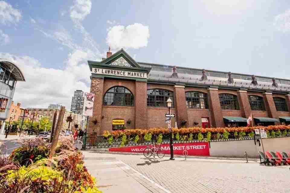 2-Hours Toronto City Tour