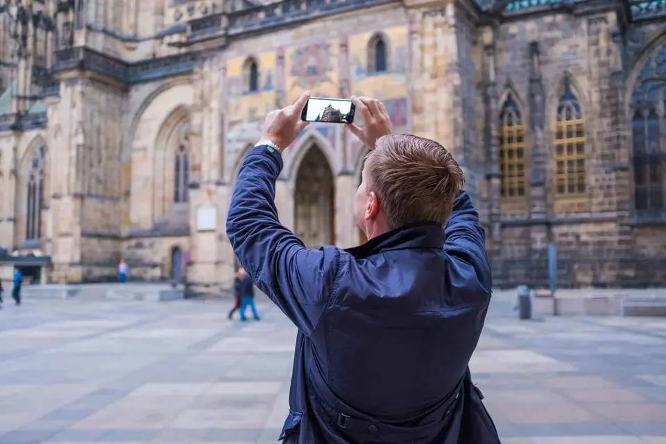 Prague Hop-On, Hop-Off Bus with Vltava River Cruise and Castle Grounds Tour