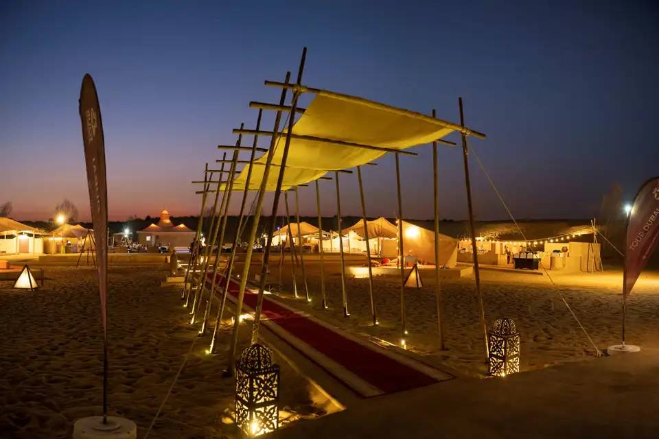 Dubai Caravanserai Desert Safari with Dinner and Dune Bashing Tour