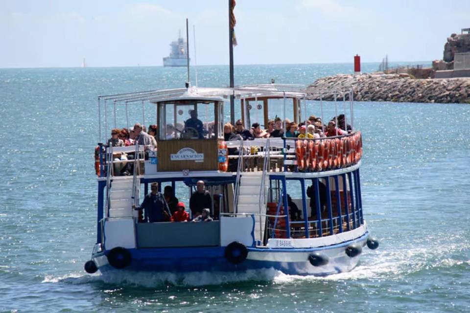 The Golondrinas Boat Tour Barcelona
