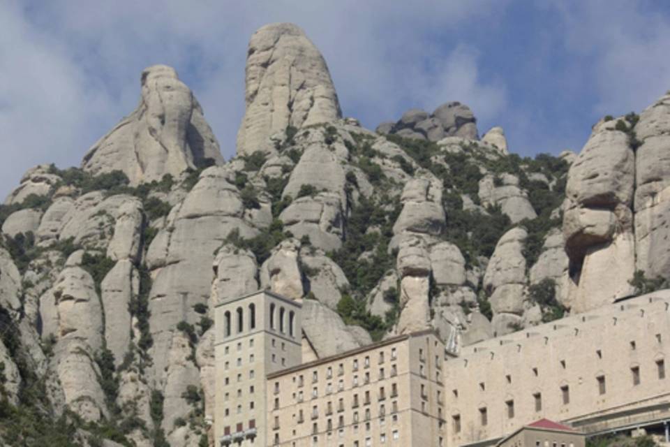 Easy Montserrat Guided Tour