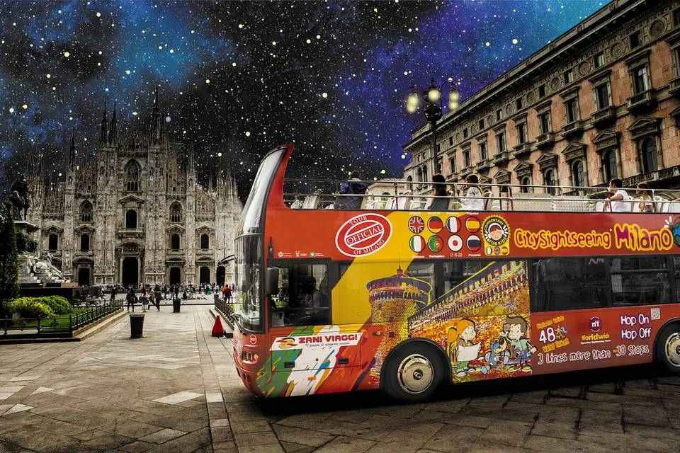 City Sightseeing: Milan Night Tour by Open Bus
