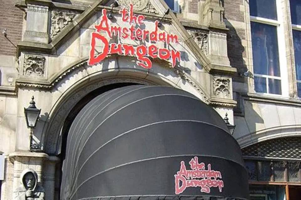 Amsterdam Canal Cruise with The Amsterdam Dungeon