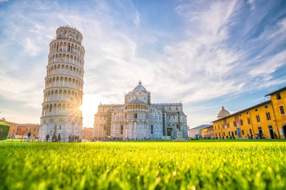Pisa and Manarola Cinque Terre Tour from Livorno