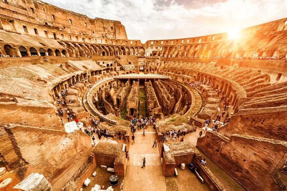 Entrance to Colosseum & Roman Forum with Rome Hop-On, Hop-Off Bus Tour