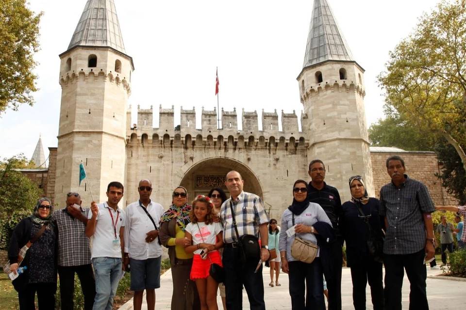 Basilica Cistern, Bosphorus Cruise, Hagia Sophia, Blue Mosque and Grand Bazaar Guided Tour