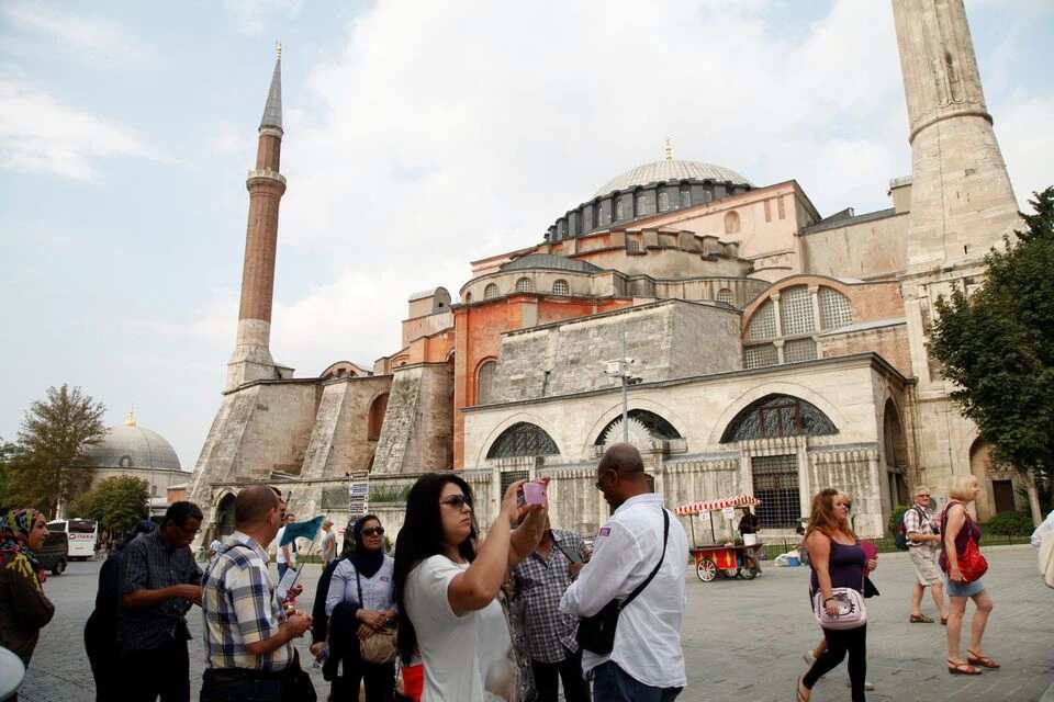 Basilica Cistern, Bosphorus Cruise, Hagia Sophia, Blue Mosque and Grand Bazaar Guided Tour