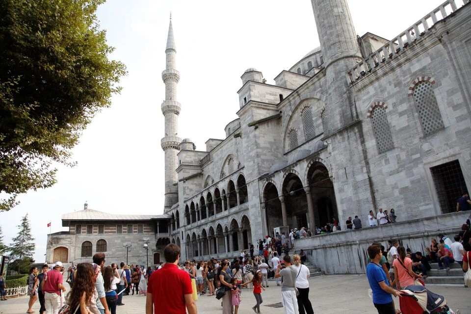 Basilica Cistern, Bosphorus Cruise, Hagia Sophia, Blue Mosque and Grand Bazaar Guided Tour