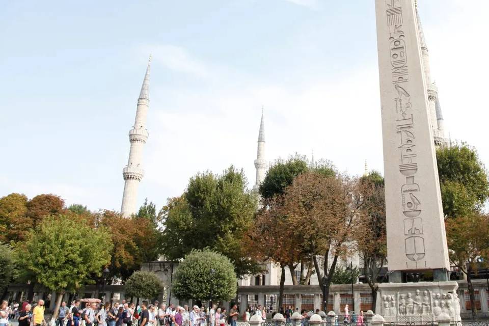 Basilica Cistern, Hagia Sophia, Blue Mosque and Grand Bazaar Tour with Live Guide
