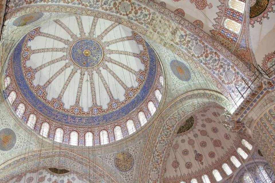 Basilica Cistern, Hagia Sophia, Blue Mosque and Grand Bazaar Tour with Live Guide