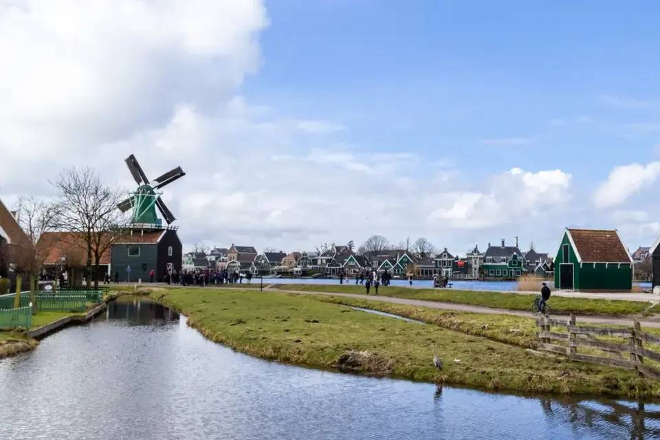 Keukenhof, Tulip Farm and Windmill Cruise