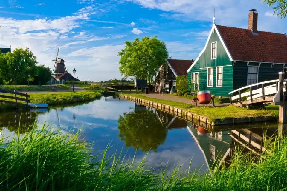 Half Day Tour to the Windmill Village - Zaanse Schans