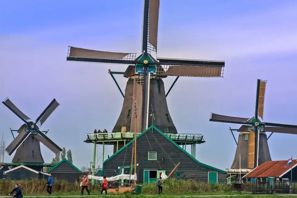 Half Day Tour to the Windmill Village - Zaanse Schans