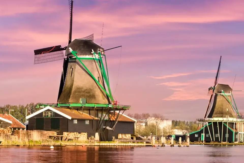 Half Day Tour to the Windmill Village - Zaanse Schans
