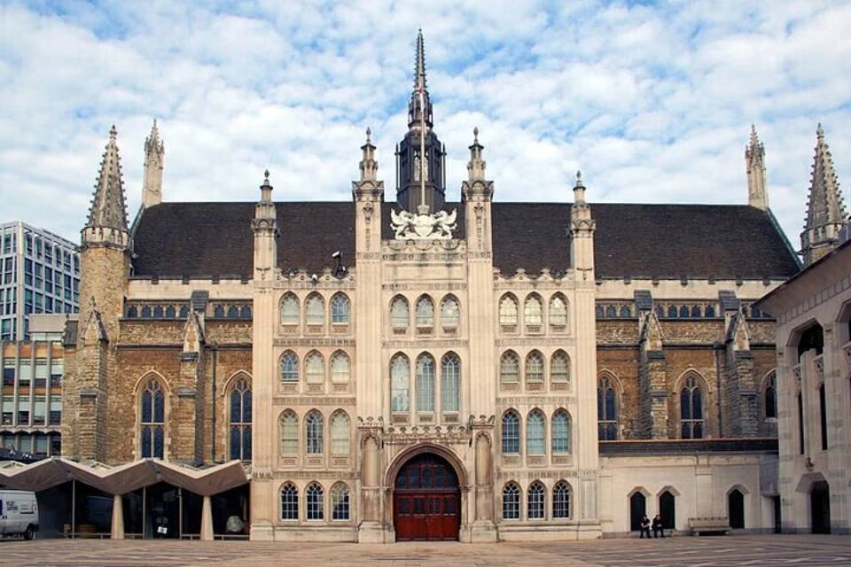 The City through the Centuries Tour