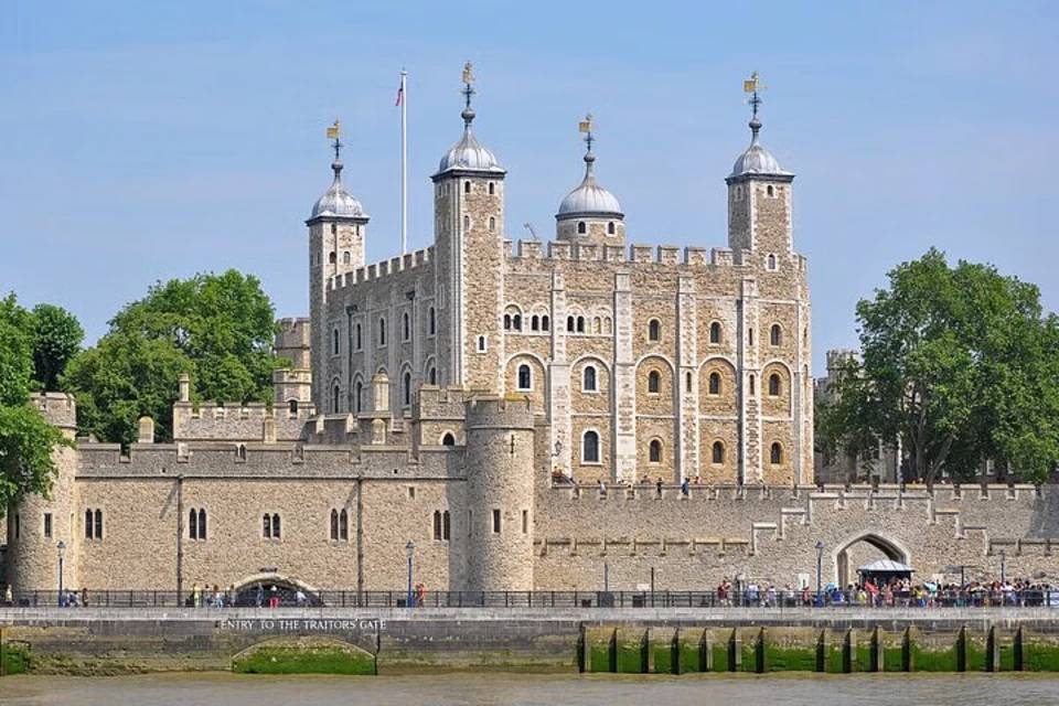 The City through the Centuries Tour