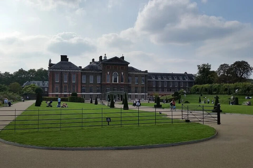 Hyde Park and Kensington Gardens Tour: Royalty, Relaxation and Rebellion
