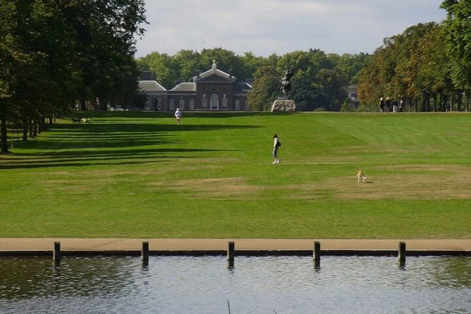 Hyde Park and Kensington Gardens Tour: Royalty, Relaxation and Rebellion