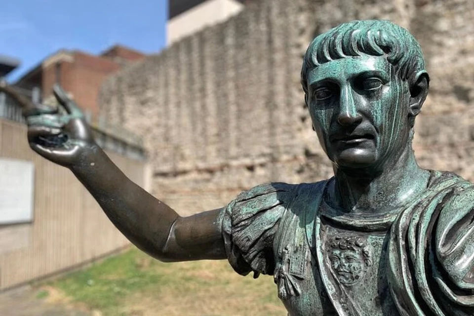 Londinium's Footprint: Roman Wall Walk Tour