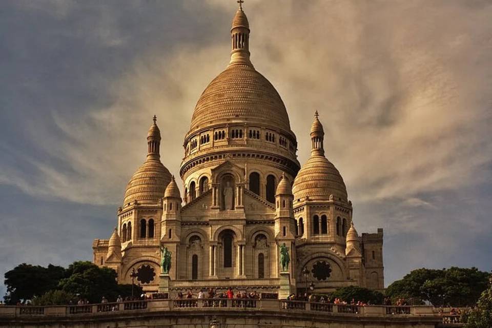 Montmartre : More than Meets the Eye Tour
