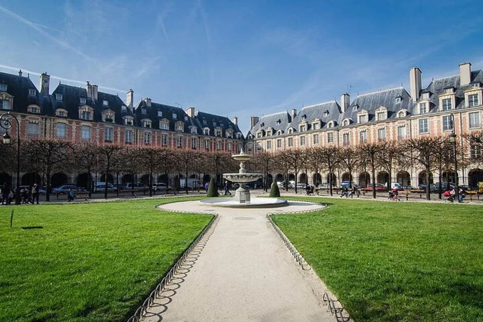 Le Marais: The Paris Neighborhood Tour