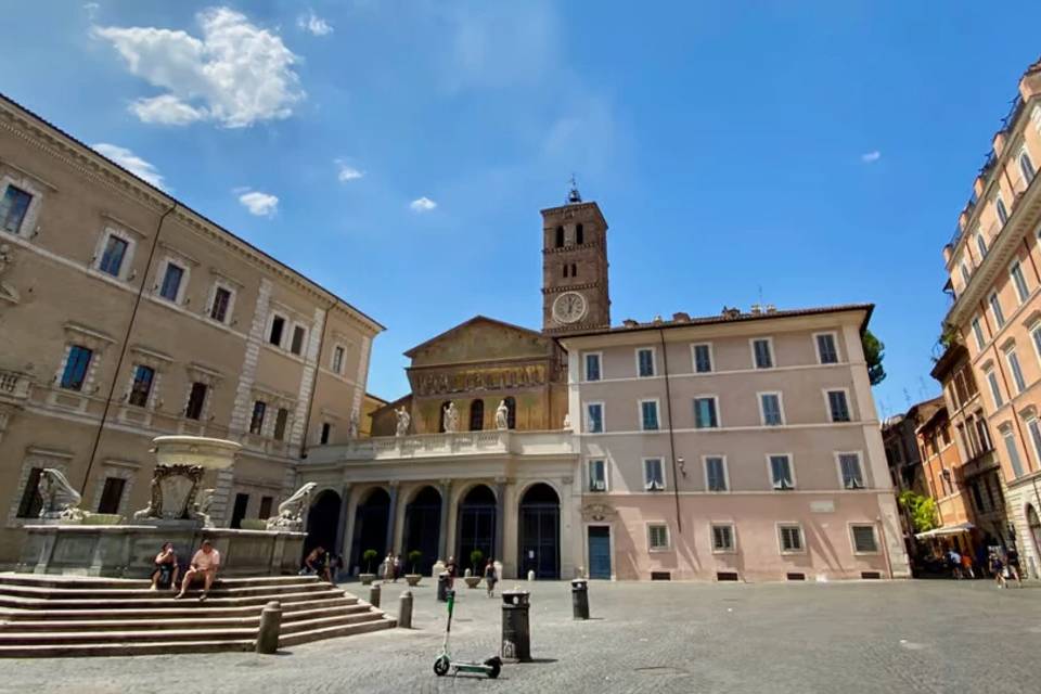 Rome’s Medieval Village: A Trastevere Walking Tour