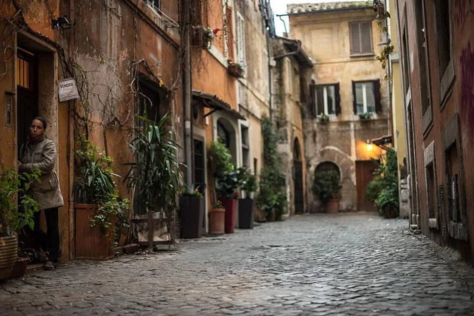 Rome’s Medieval Village: A Trastevere Walking Tour