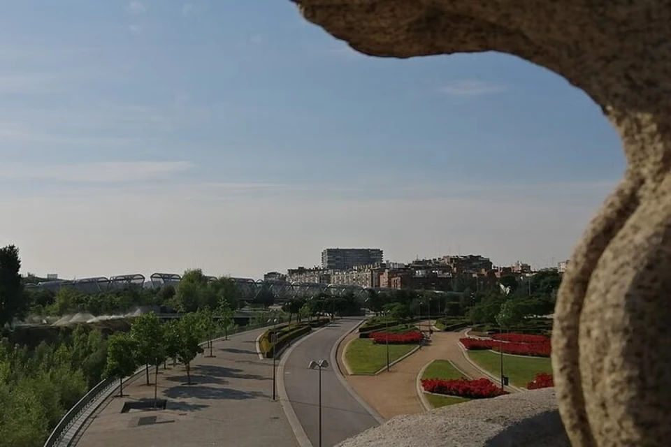 Madrid Walking Tour: Manzanares River’s Story from Prehistory to Popular Park