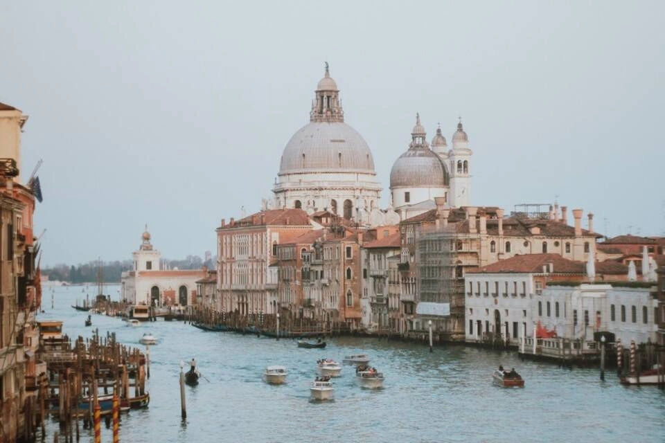Venice Walking Tour with Gondola Ride
