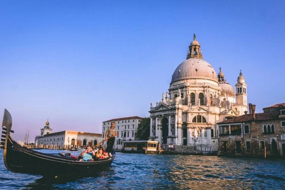 Venice Walking Tour with Gondola Ride