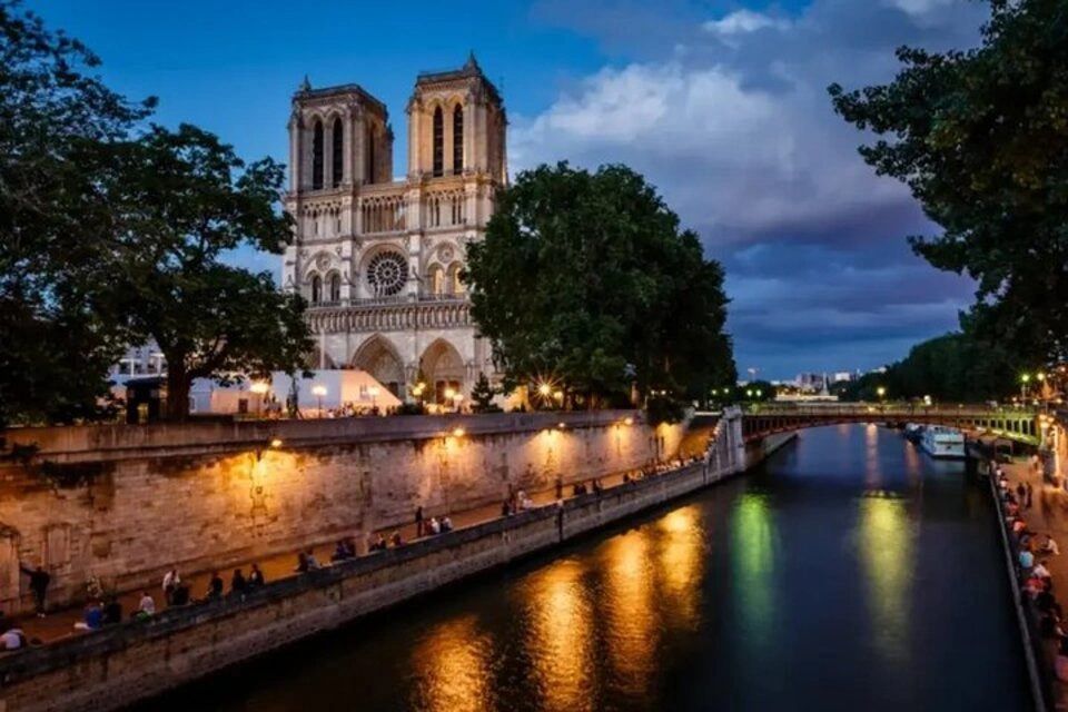 Illumination by Night Tour of Paris