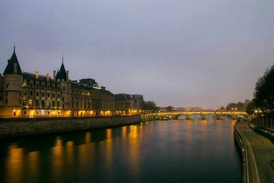 Illumination by Night Tour of Paris