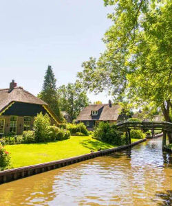 Full Day Tour to Giethoorn & Enclosing Dike (Afsluitdijk)