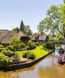 Full Day Tour to Giethoorn & Enclosing Dike (Afsluitdijk)