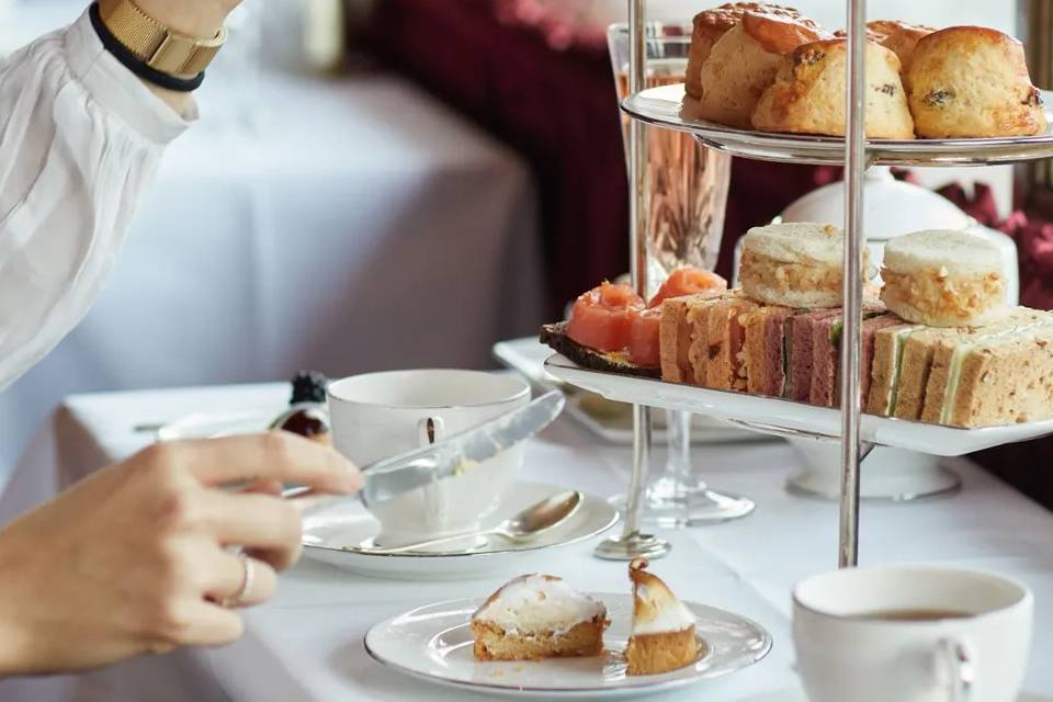 Royal London Tour with Afternoon Tea at the Rubens, at the Palace
