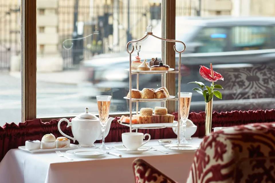 Royal London Tour with Afternoon Tea at the Rubens, at the Palace