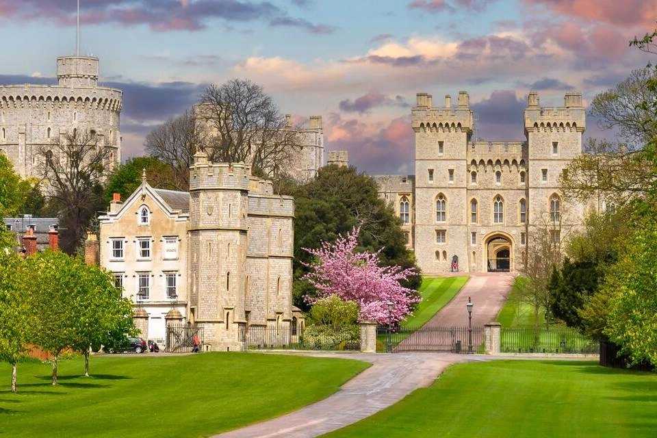 Royal Windsor Afternoon Bus Tour