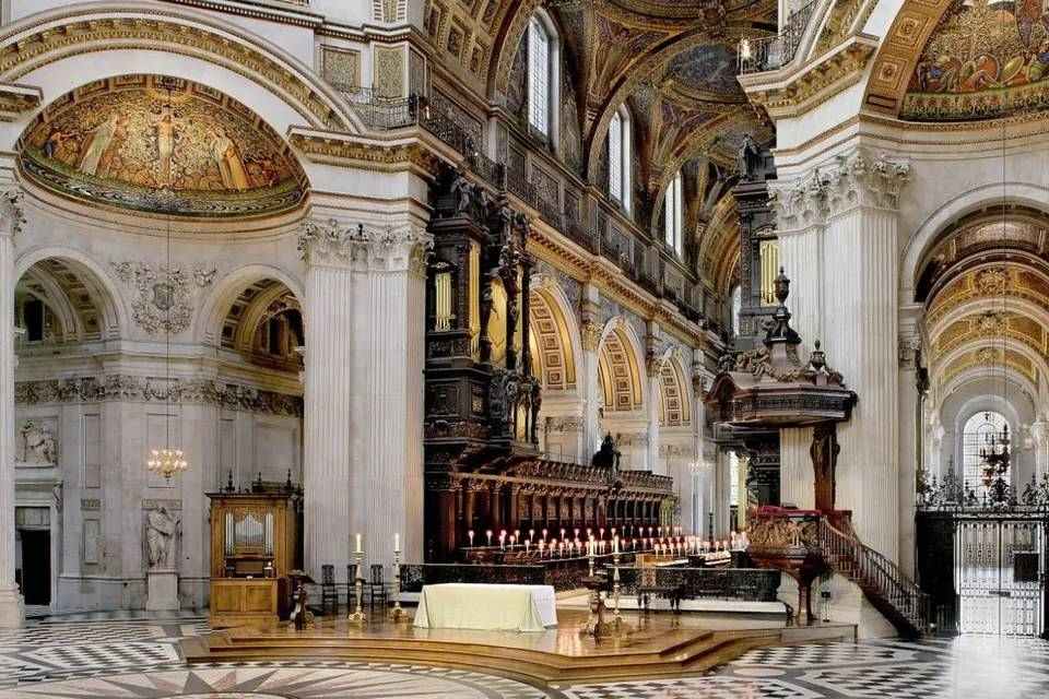 Crown Jewels of London Tour with River Cruise