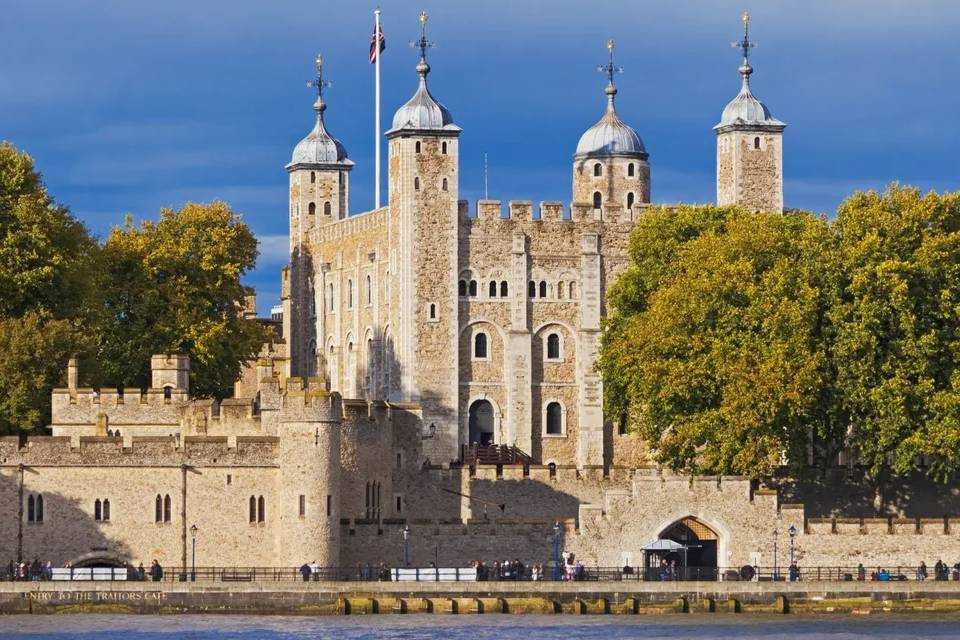 London In One Day Tour with River Cruise