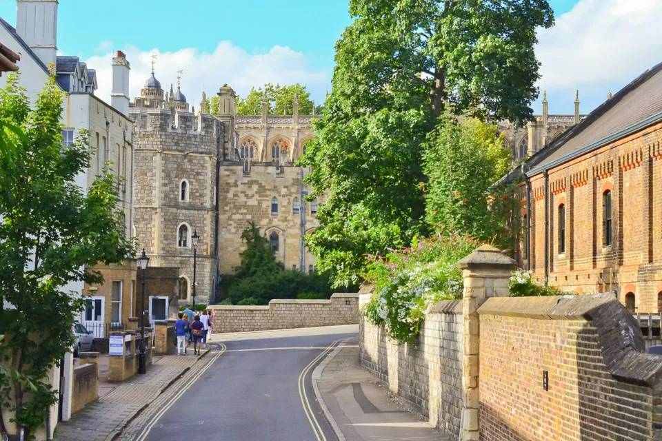 Stonehenge and Windsor Tour