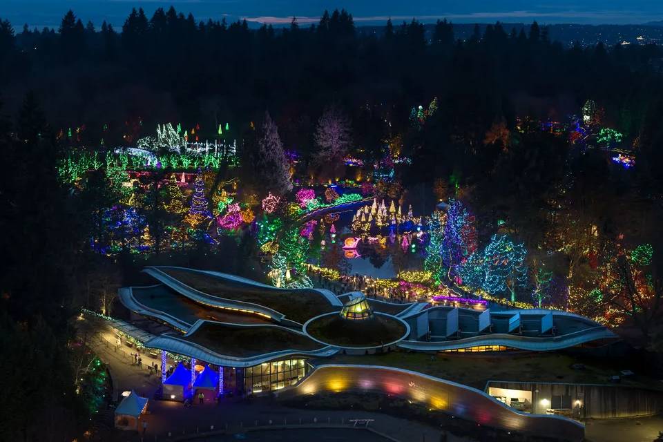 Vancouver Christmas Karaoke Trolley Tour