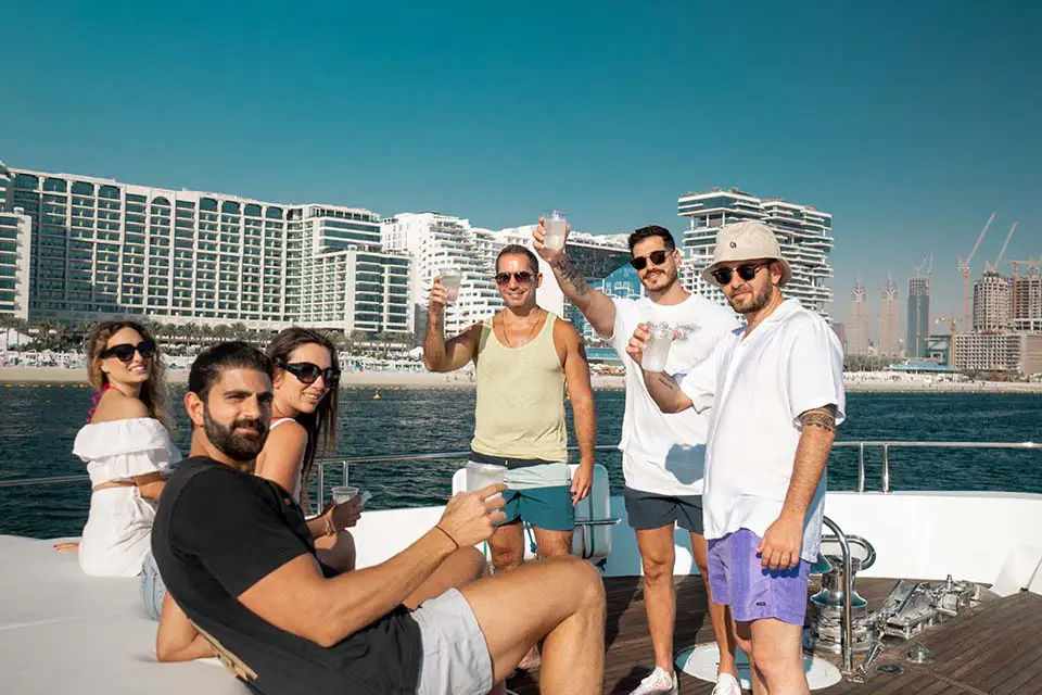 Dubai Yacht Midday Tour