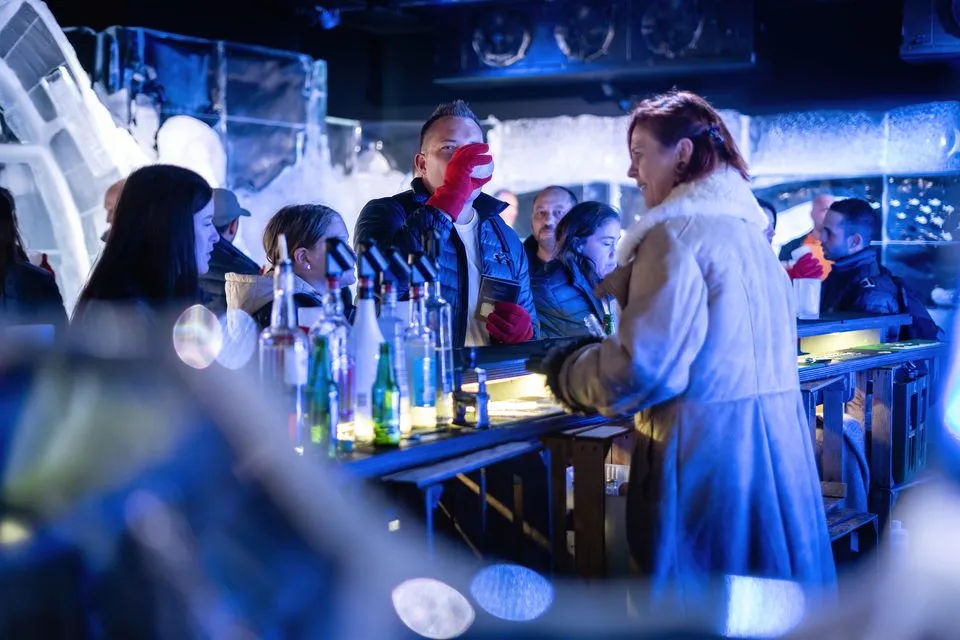 Icebar Berlin with 3 Drinks