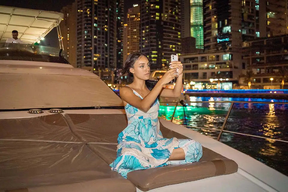 Dubai Yacht Night Tour