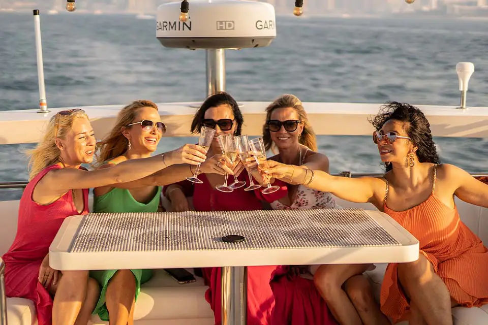 Dubai Yacht Sunset Tour